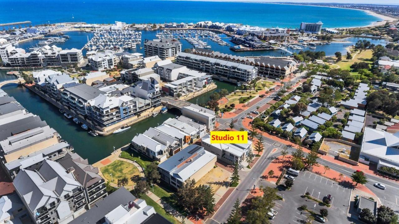 Studio 11 Mandurah Marina Exteriör bild